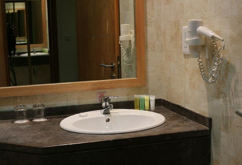 اتاق پرمیوم, Ramada Resort Dead Sea