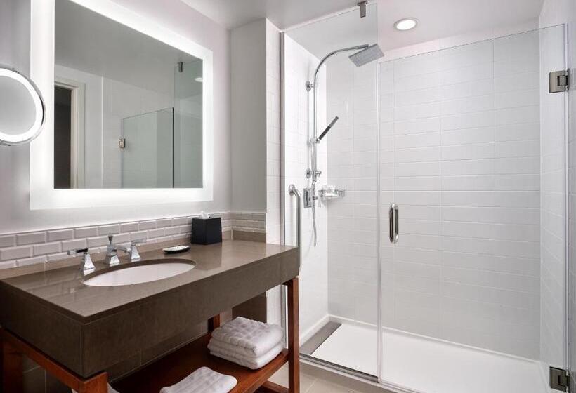 Номер Deluxe, The Westin Austin At The Domain