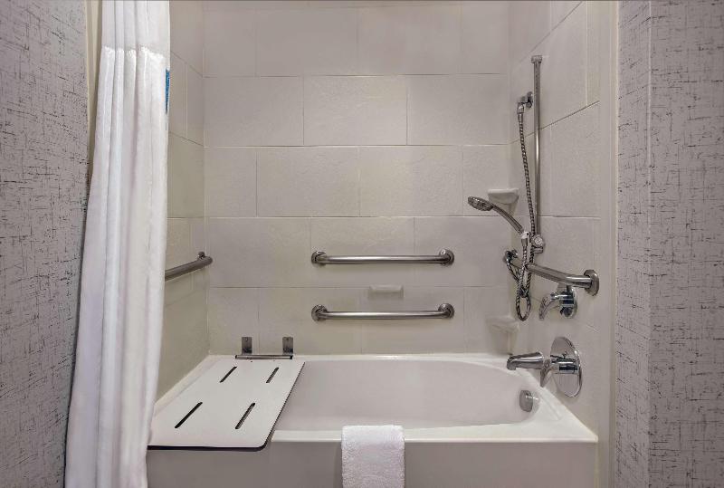 バルコニー付きスタンダードルーム, Hampton Inn & Suites Austin @ The University/capitol