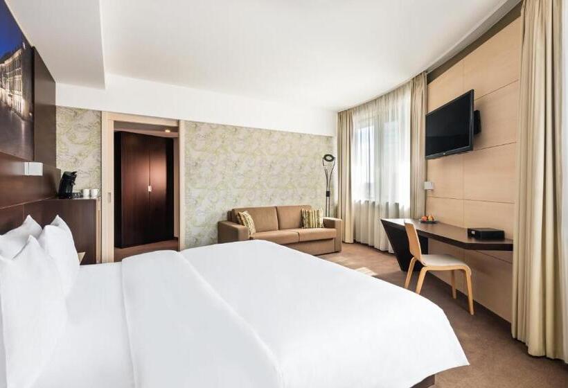 带城市景观和大床的豪华房间, Lindner Hotel Bratislava, Part Of Jdv By Hyatt