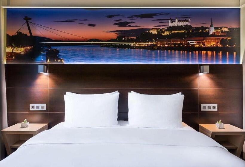 带大床的标准间, Lindner Hotel Bratislava, Part Of Jdv By Hyatt