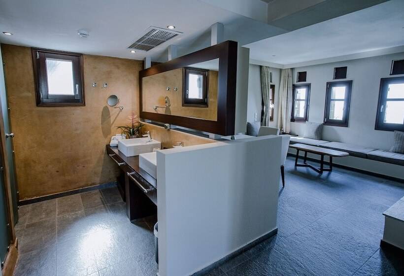 Люкс Повышенной Комфортности, 12 Months Resort & Spa