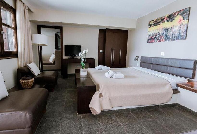 Президентский Люкс, 12 Months Resort & Spa