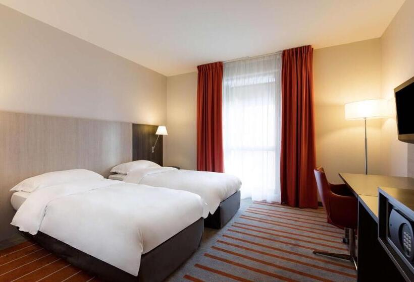 Номер Стандарт, Park Inn By Radisson Lille Grand Stade
