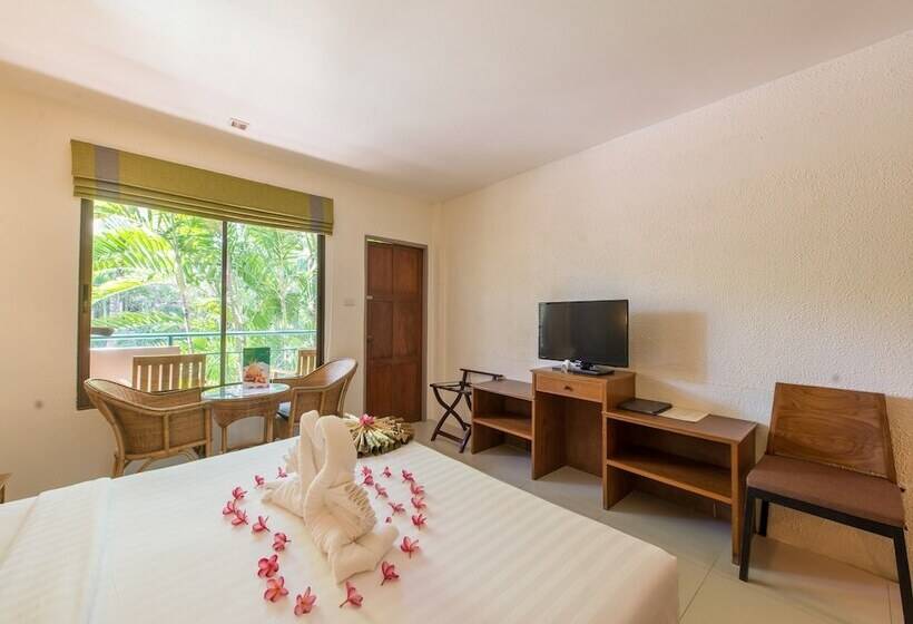디럭스 룸, The Viridian Resort   Sha Plus