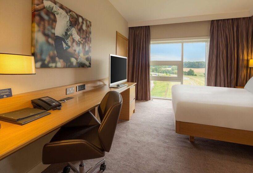 Люкс Кровать Кинг, Hilton At St George S Park, Burton Upon Trent