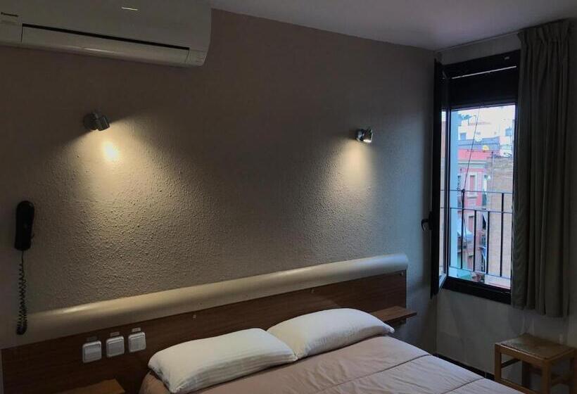 Номер Стандарт, Hostal Radio Barcelona