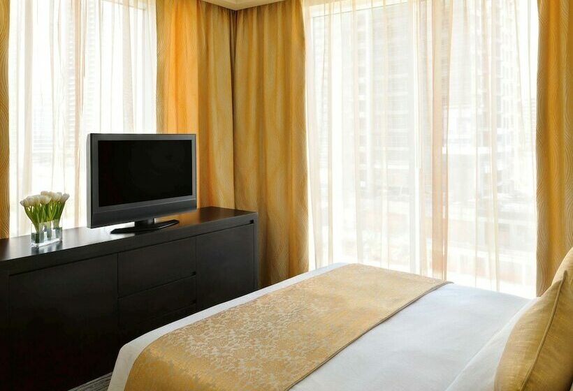 Люкс Премиум, Mövenpick Hotel Jumeirah Lakes Towers Dubai