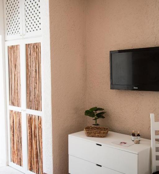 اتاق استاندارد با تخت بزرگ, Pavoreal Beach Resort Tulum