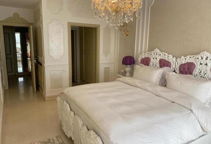 اتاق لوکس با بالکن, Suites Gloria