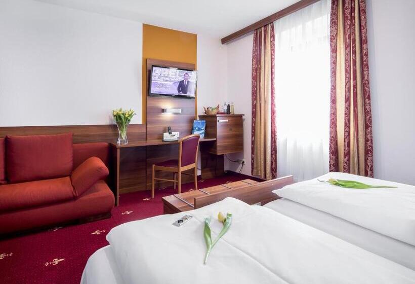 Номер Стандарт, Tiptop Hotel Burgschmiet Garni