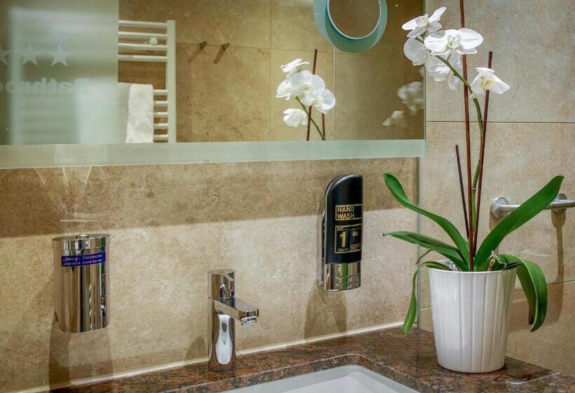 Номер Стандарт, Tiptop Hotel Burgschmiet Garni