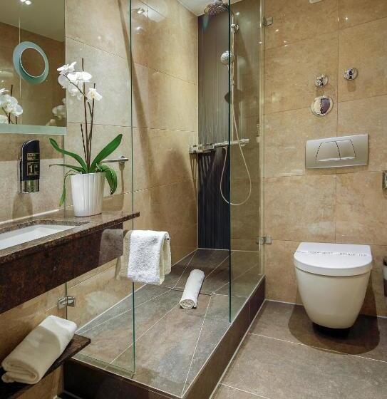 Номер Стандарт Трехместный, Tiptop Hotel Burgschmiet Garni