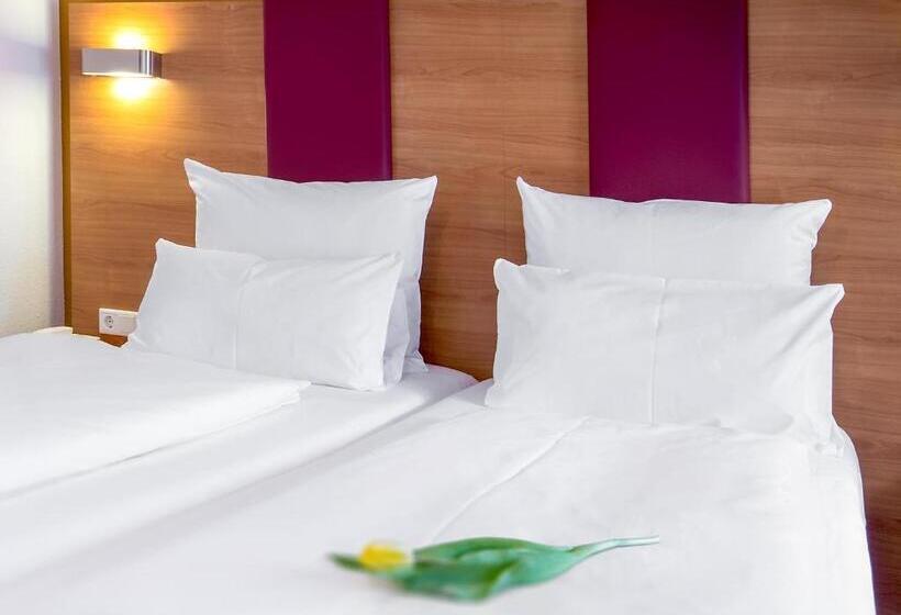 Номер Стандарт, Tiptop Hotel Burgschmiet Garni