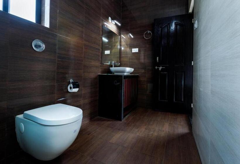带阳台的豪华间, Om Shanti Residence