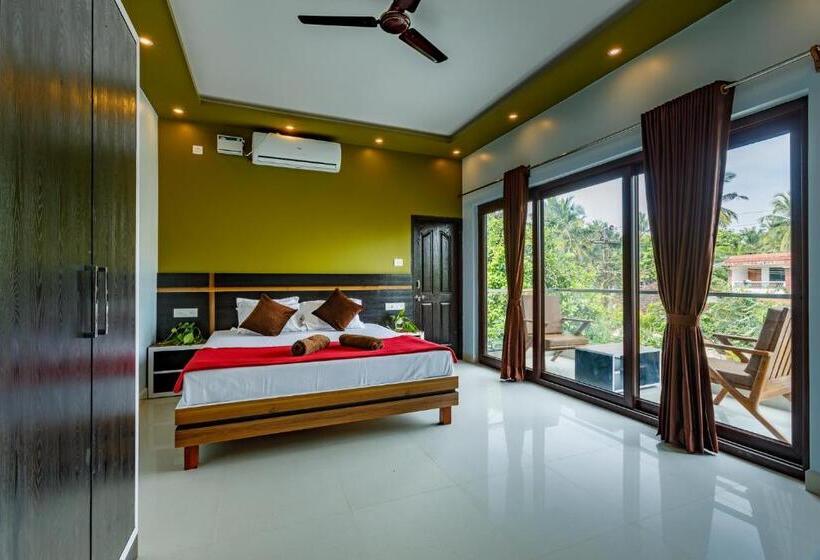 带阳台的豪华间, Om Shanti Residence