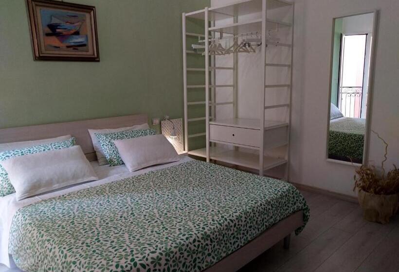 Номер Deluxe, Awroom