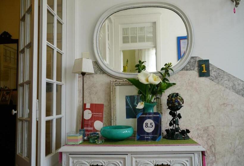 اتاق سه‌نفرۀ استاندارد با سرویس بهداشتی بیرون از اتاق, Adore Portugal Coimbra Guest House