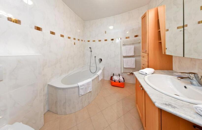 １ベッドルームアパートメント, Appartement  Und Wellnesshotel Charlotte   3 Sterne Superior