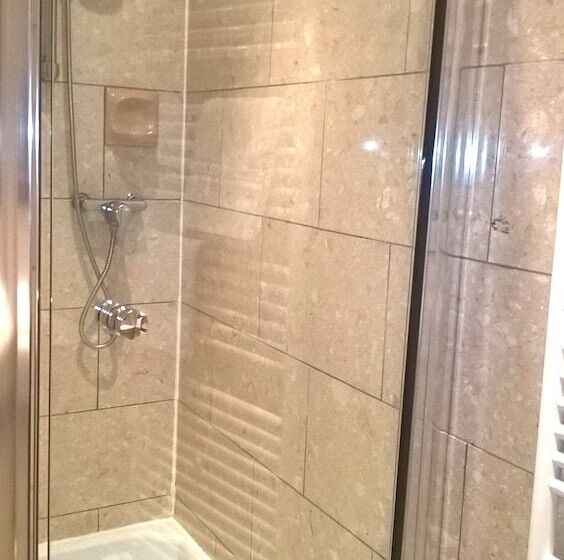 家庭间, La Villa 10 Hôtel Spa