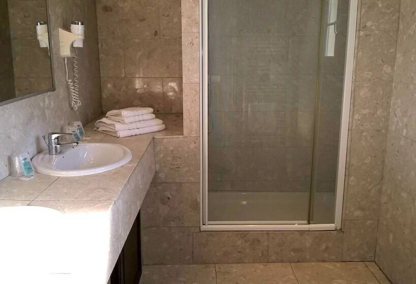家庭间, La Villa 10 Hôtel Spa