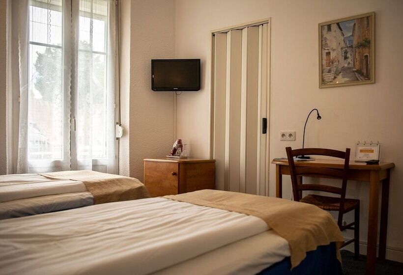 Номер Стандарт, Hôtel Du Soleil
