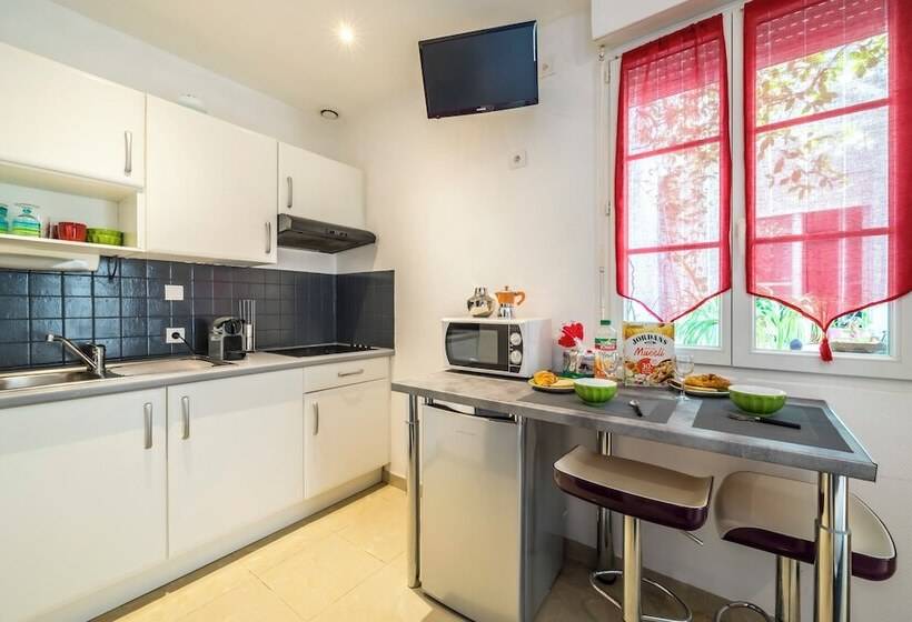 Студия Стандарт, Hôtel Parc Mazon Biarritz