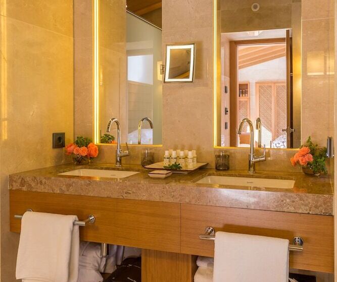 Люкс с Бассейном, Castell Son Claret   The Leading Hotels Of The World