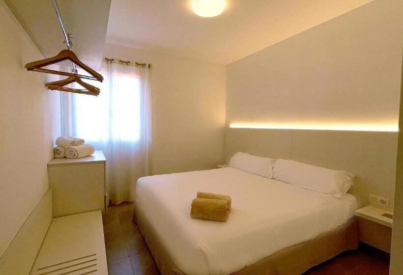 Вилла 4 Спальни, Lago Resort Menorca  Villas & Bungalows Del Lago