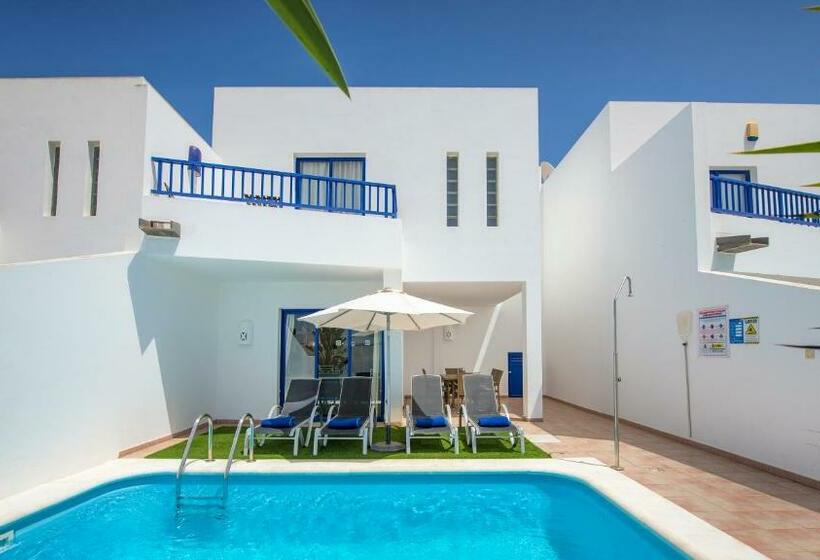 Вилла 3 Спальни с Бассейном, Villas Puerto Rubicon
