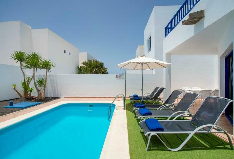 Вилла 3 Спальни с Бассейном, Villas Puerto Rubicon
