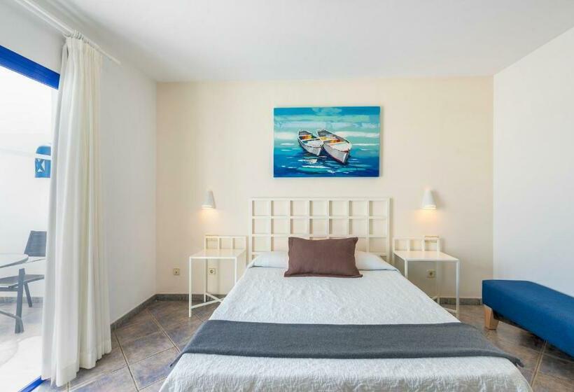 Вилла 3 Спальни с Бассейном, Villas Puerto Rubicon