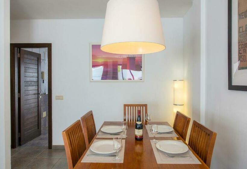 Вилла 3 Спальни с Бассейном, Villas Puerto Rubicon