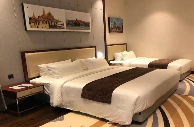 سوییت خانوادگی, V V Hotel Battambang