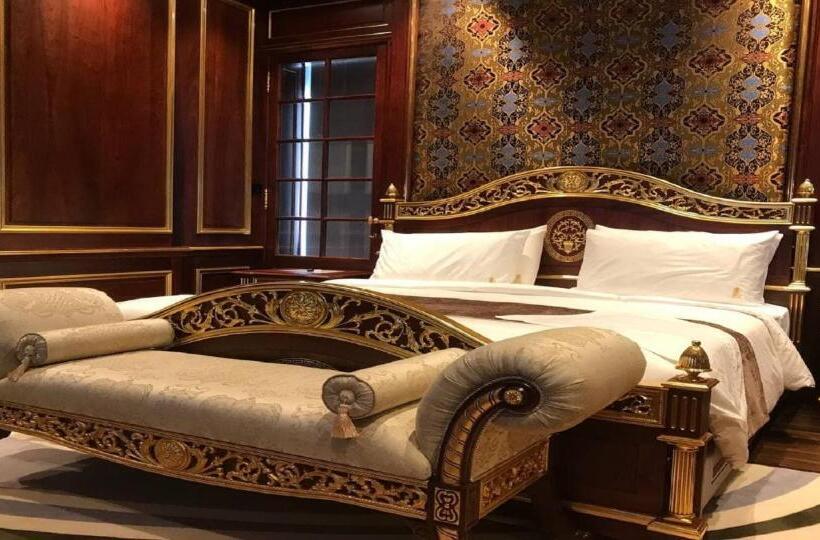 مجموعه ویستا شهر, V V Hotel Battambang