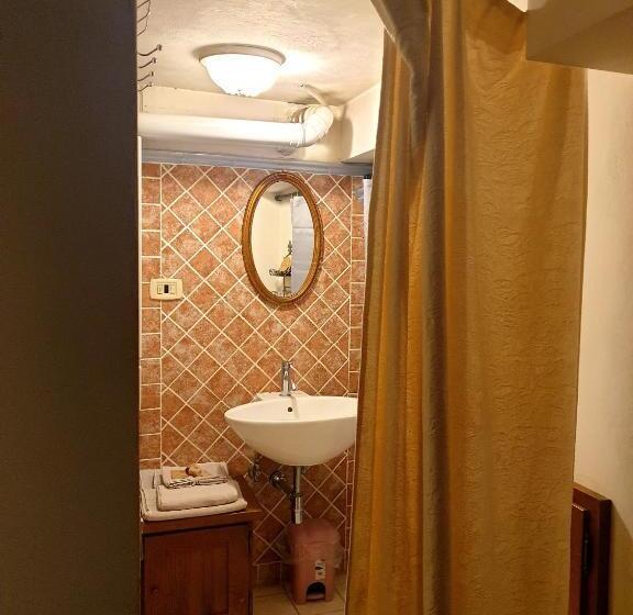 Номер Стандарт, Helga S House  Una Finestra Sul Borgo