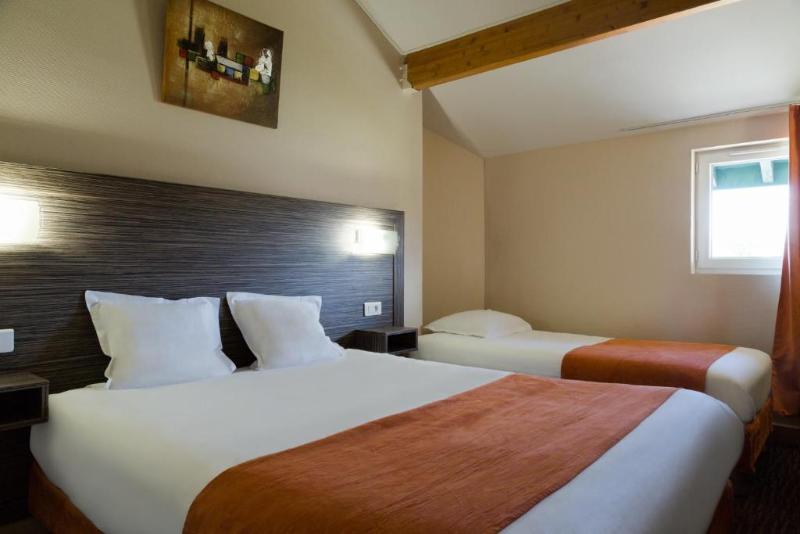 Номер Стандарт Трехместный, The Originals City, Hôtel L  Acropole, Saintetienne Sud