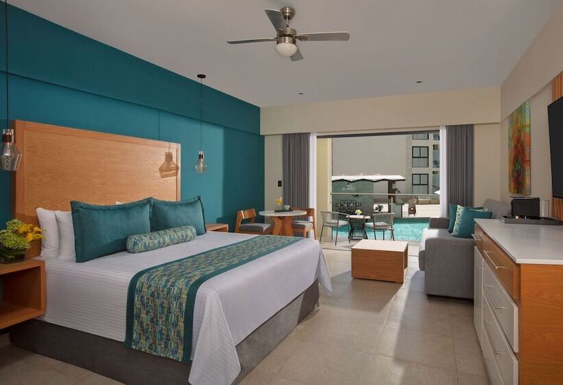 Apartament Junior Suite Club z widokiem na basen, Dreams Cozumel Cape Resort & Spa