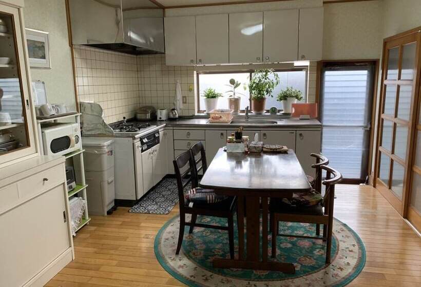 Семейный Номер, Guest House En