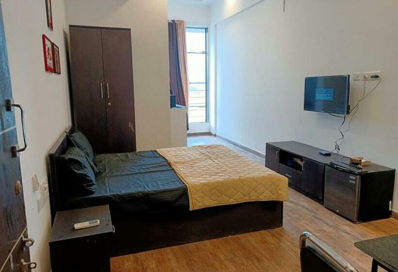 Студио Стандарт с Балконом, Ivy Pali Studio Rooms , Dhokshet