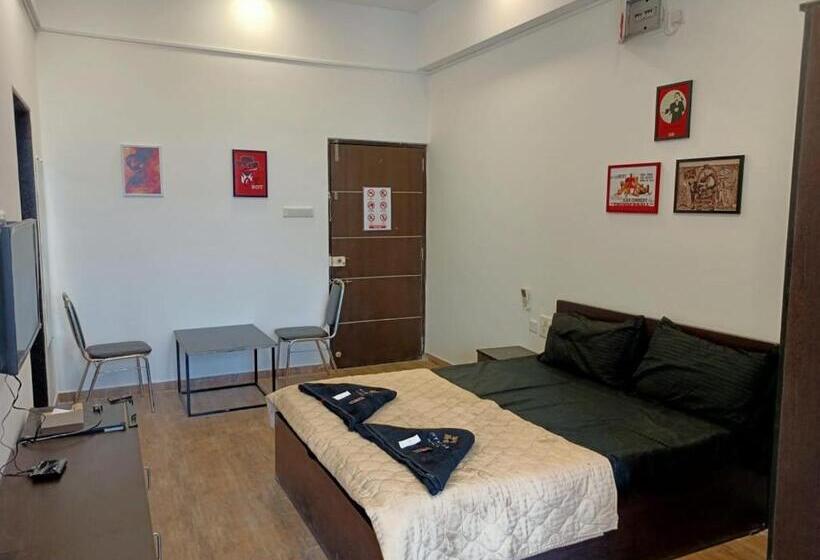 Студио Стандарт с Балконом, Ivy Pali Studio Rooms , Dhokshet