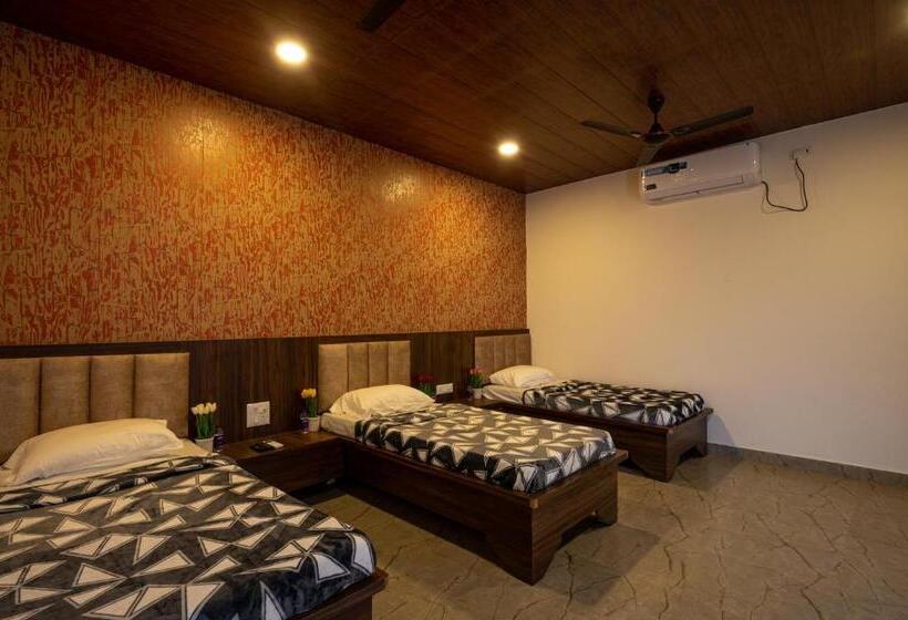 Трехместный Номер Стандарт Вид на Сад, Takshshila Park And Resorts