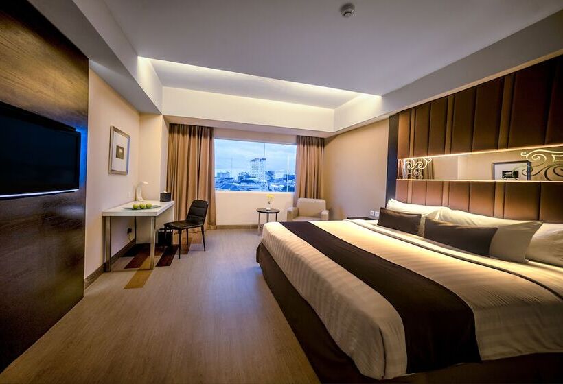 Номер Deluxe, Aston Makassar Hotel & Convention Center