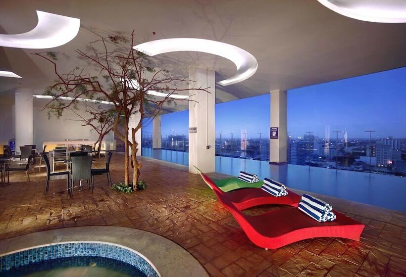 Номер Deluxe, Aston Makassar Hotel & Convention Center