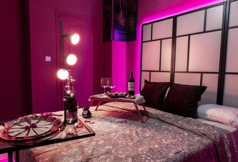 디럭스 룸, Utopía Alicante   Hotel Boutique Para Adultos