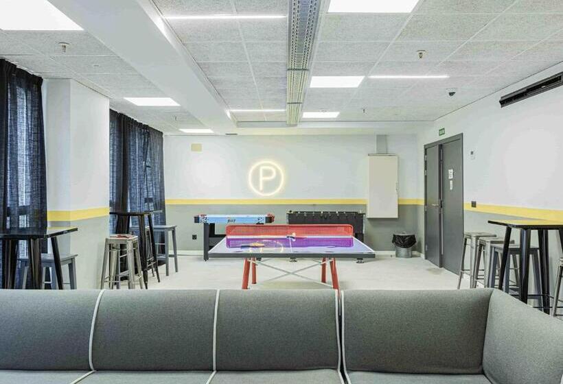 침실 4개 아파트, Micampus Santander Student Residence