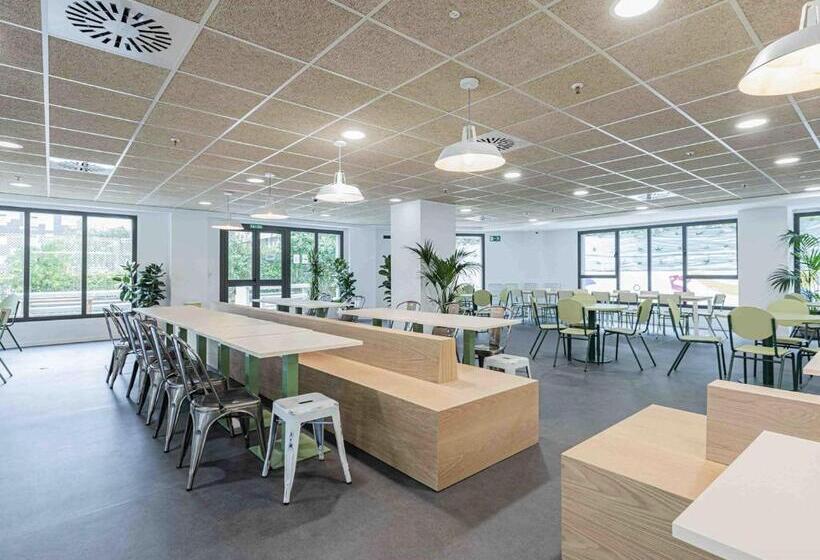 침실 3개 아파트, Micampus Santander Student Residence