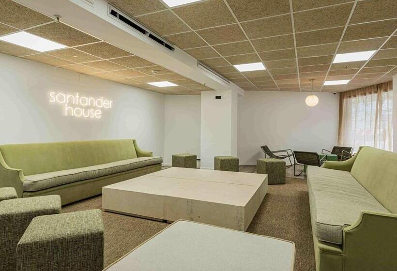 침실 3개 아파트, Micampus Santander Student Residence