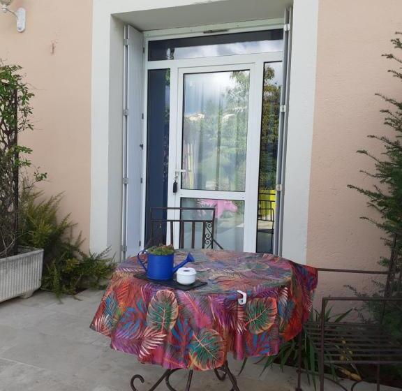 Номер Стандарт Вид на Бассейн, La Casa Color