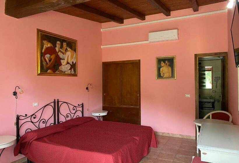 Трехместный Номер Стандарт Вид на Сад, Agriturismo Montefosco